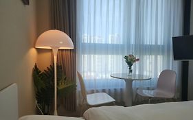 Daegu Star B&B Dsr Hotel Lily Guestroom